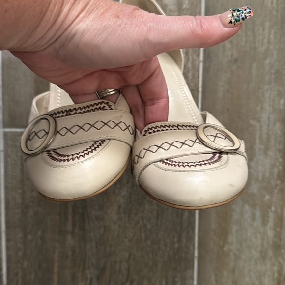 Gianni Bini Amalia Heels - Ivory w/Brown Stitching - Picture 7 of 10